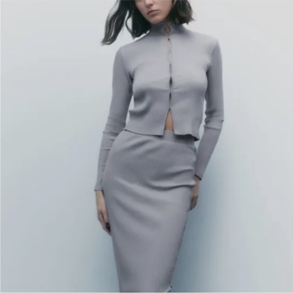 ZARA MOCK NECK TOP - Picture 1 of 6